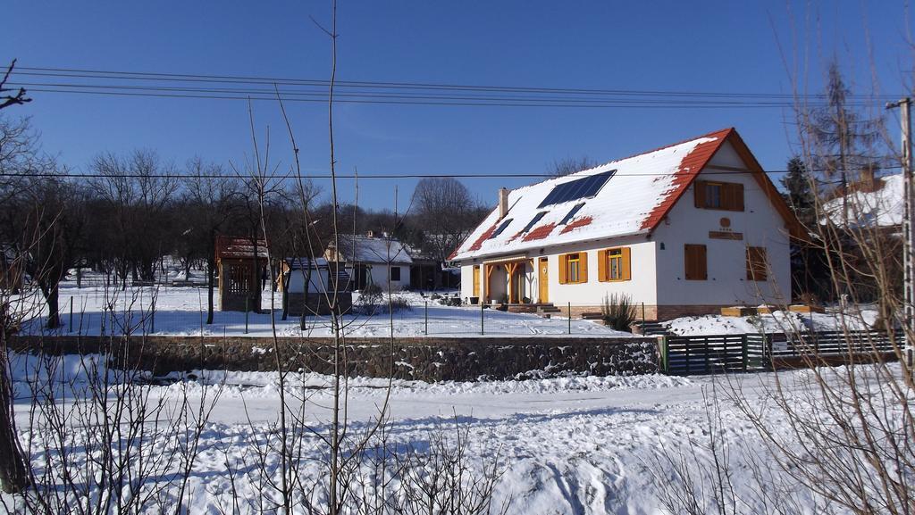 Rozmaring Vendégház Zengővárkony Extérieur photo
